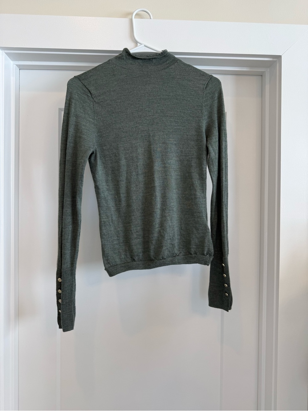 Abercrombie & Fitch Mock Neck Long Sleeve Merino Wool Lightweight Sweater